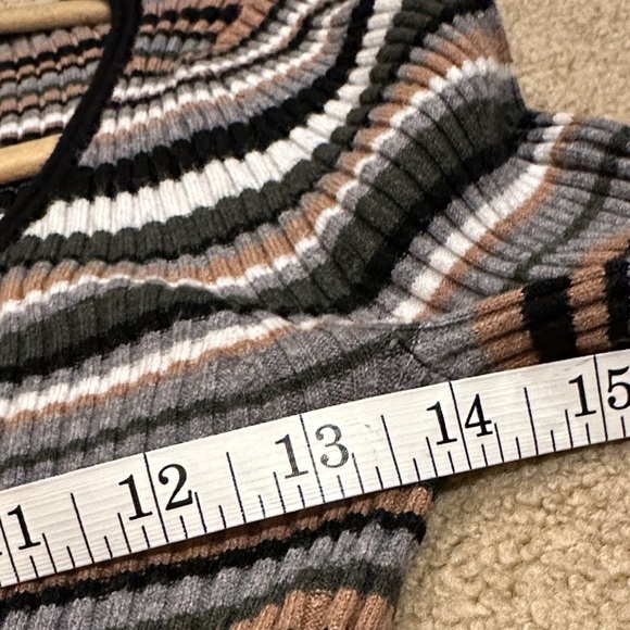 Banana Republic Women's Striped Scoop Neck Sweater - Picture 6 of 6